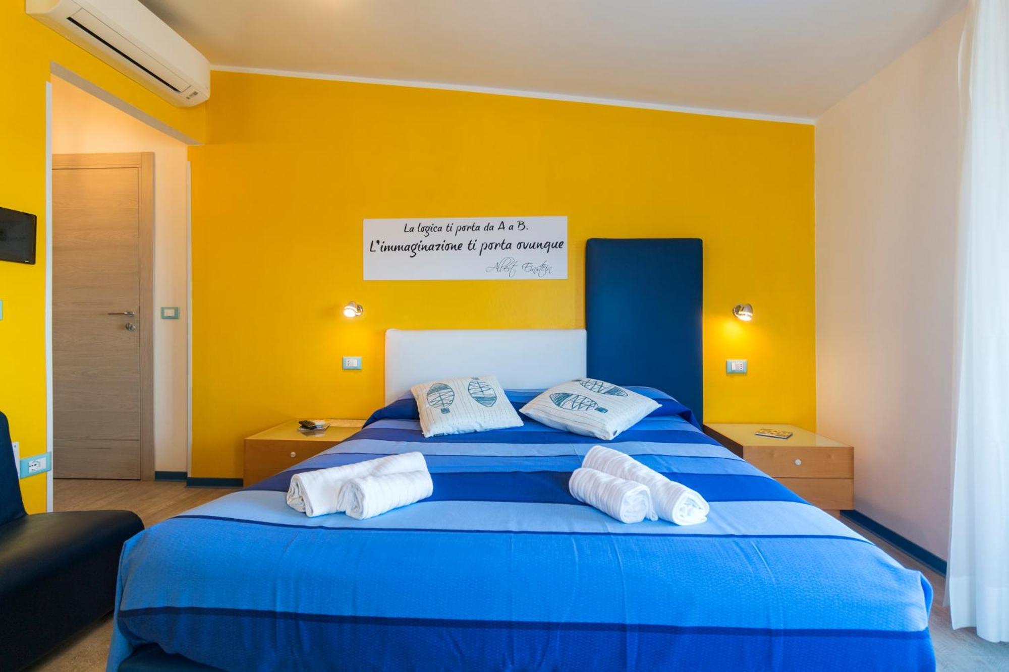 La Favorita Hotel Cala Gonone Exteriör bild
