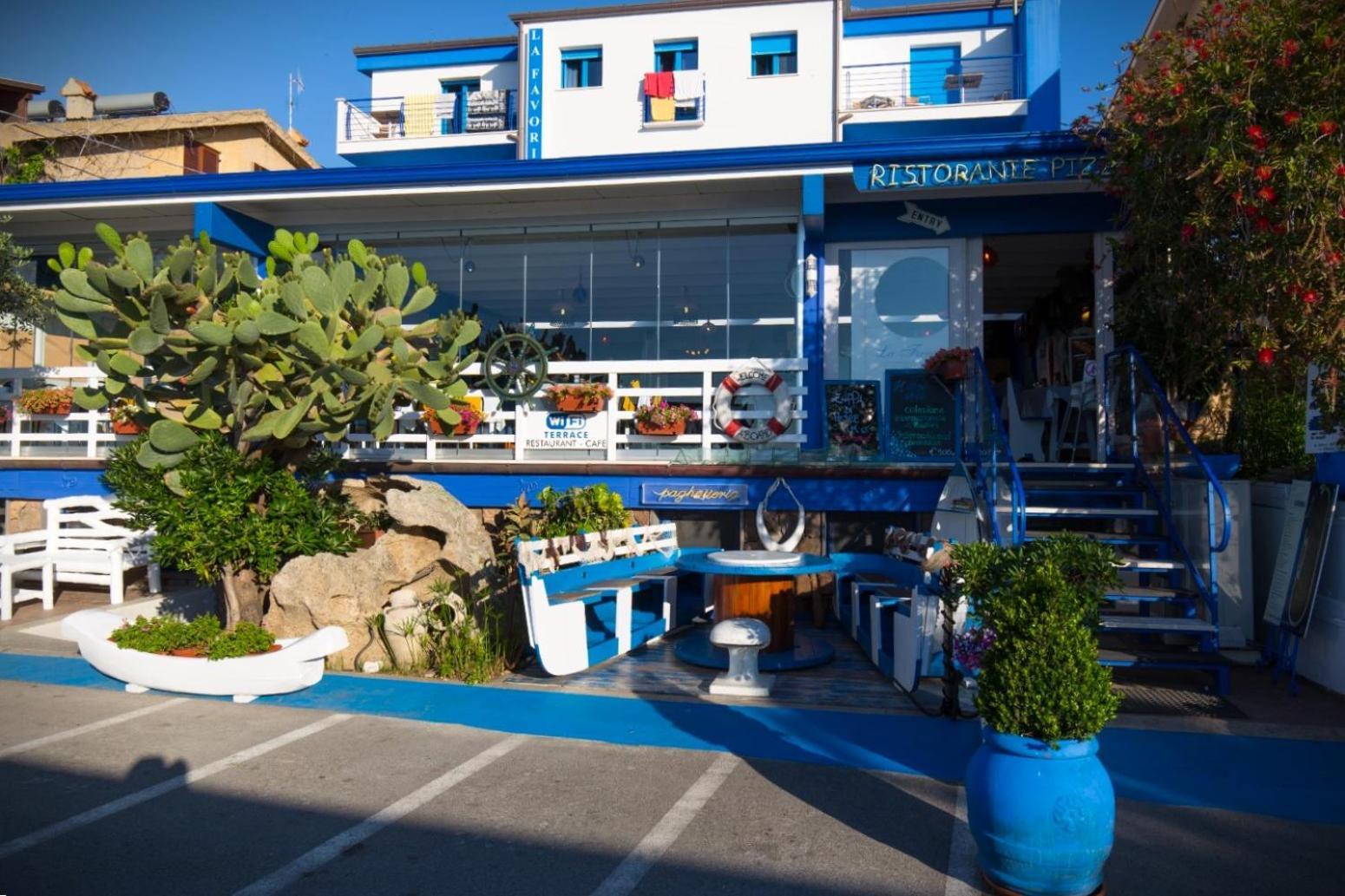 La Favorita Hotel Cala Gonone Exteriör bild